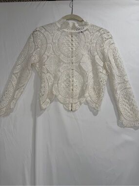 Hot Miami Styles Crochet Lace Long Sleeve Top - White